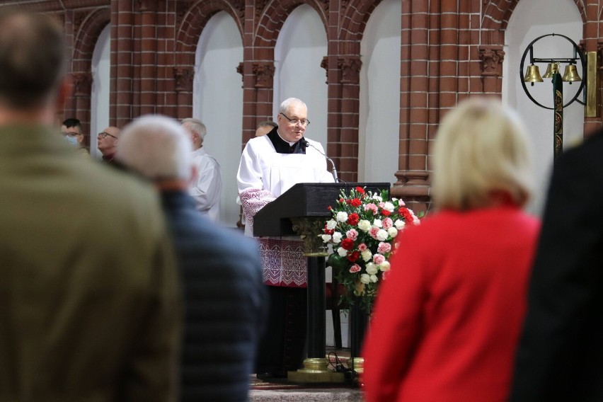 W Żarach odbyły się obchody 40. rocznicy śmierci kardynała Stefana Wyszyńskiego. Pod żarską katedrą stoi pomnik Prymasa Tysiąclecia