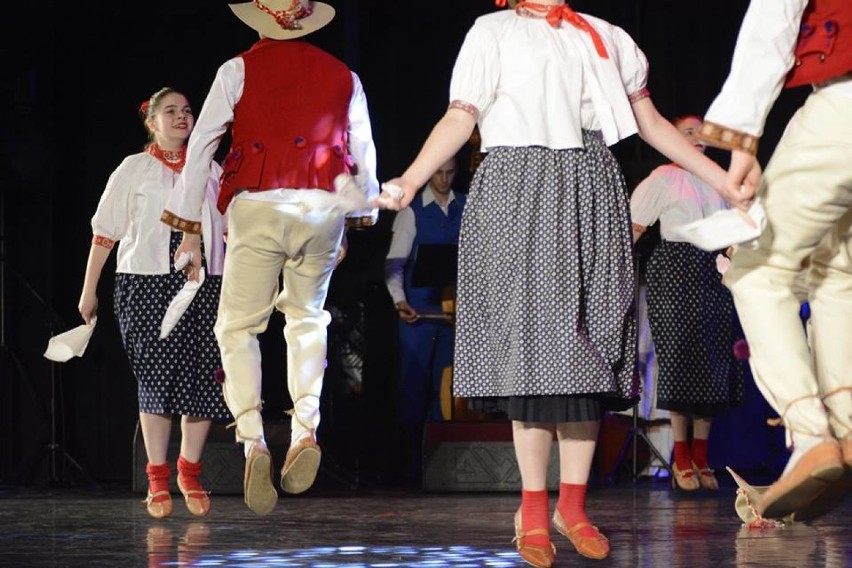 Folklor na deskach Wodzisławskiego Centrum Kultury