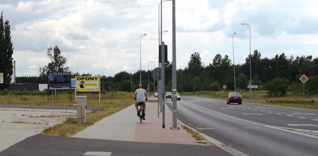 Ścieżki rowerowe w Pile pełne są absurdów