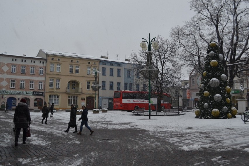 Śnieżyca nad Lublińcem i powiatem lublinieckim. Padać może także jutro i pojutrze ZDJĘCIA