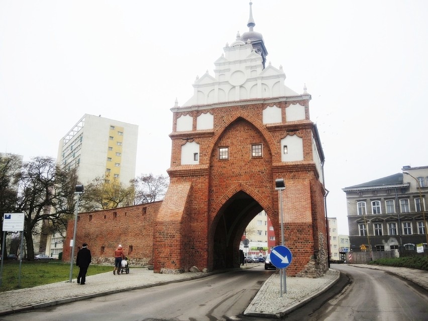 Brama Wałowa otwarta po renowacji