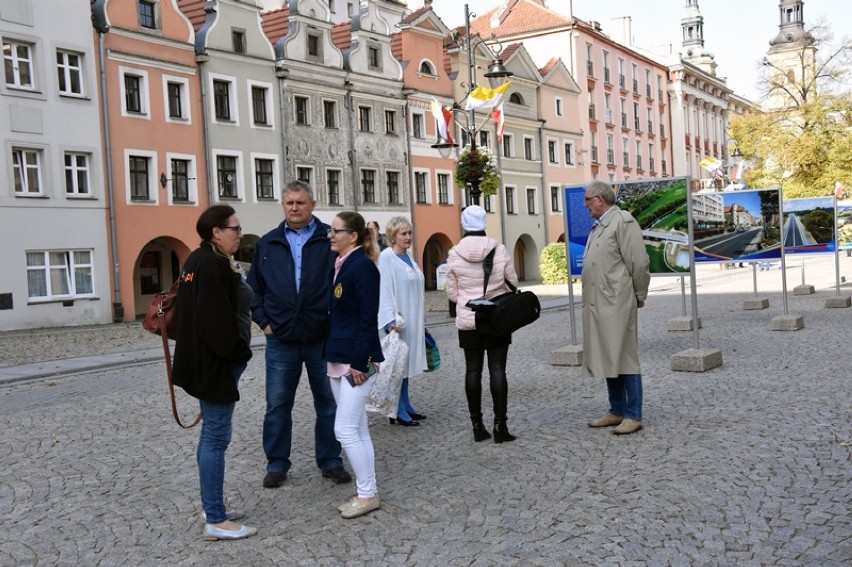 Wystawa inwestycyjna na płycie legnickiego rynku [ZDJĘCIA]