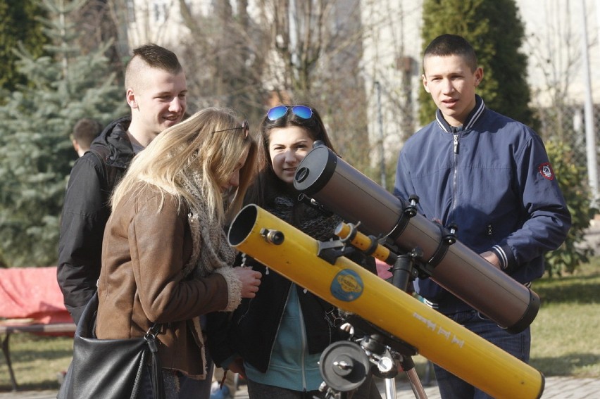 Zaćmienie Słońca w Legnicy (ZDJĘCIA)