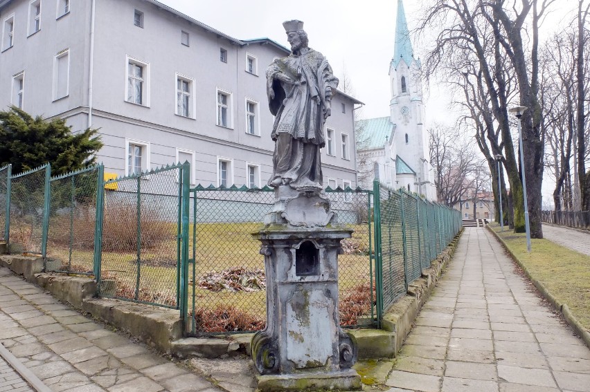 Wałbrzyska figura świętego Jana Nepomucena pochodzi z 1751...