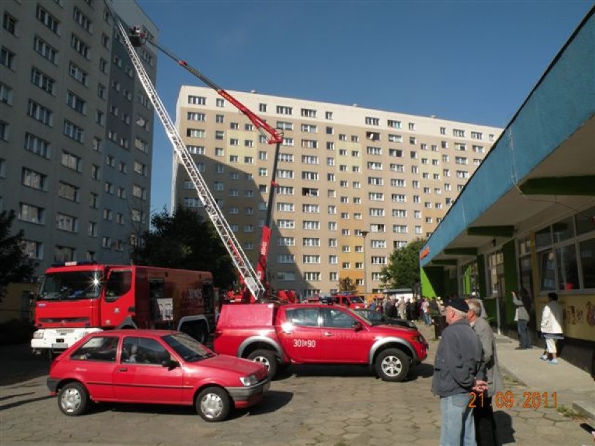Pożar wybuchł w bloku przy ul. Pilotów 10 na Zaspie w...