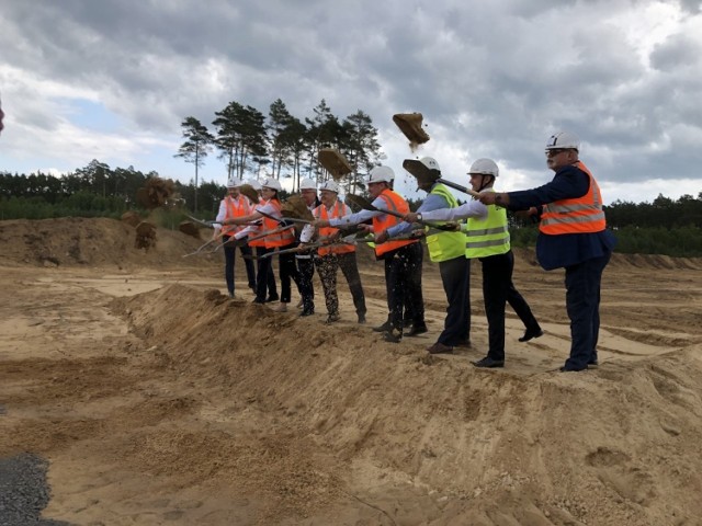 Najpierw było podpisanie umowy na dokończenie trasy S6, później nastąpiła inauguracja budowy trasy S11 - wtorek upłynął w regionie pod znakiem najważniejszych dla całego Pomorza Środkowego drogowych inwestycji.