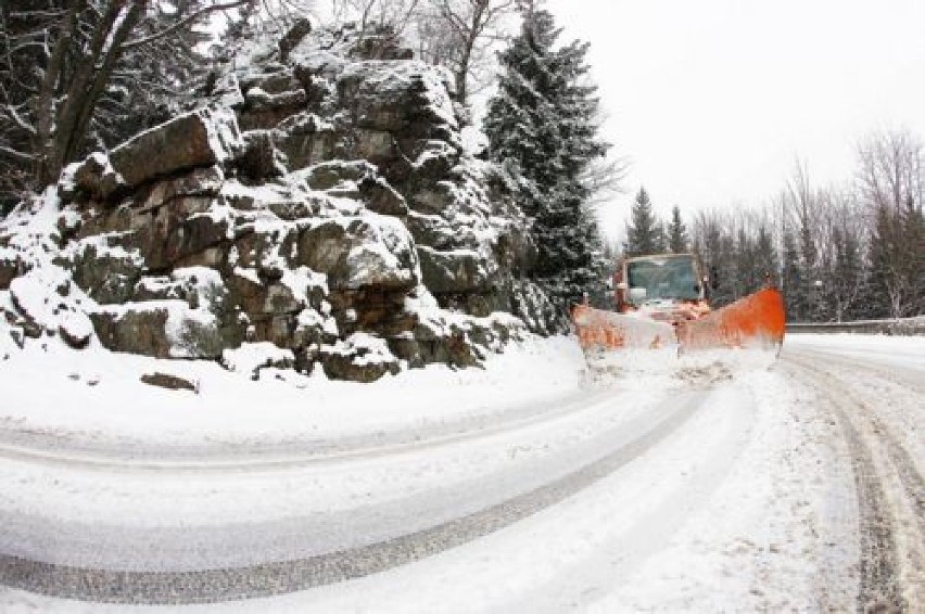 Droga do Jakuszyc była zamknięta dla ciężarówek. Śnieżyca zasypała drogę. Już ją odkopano