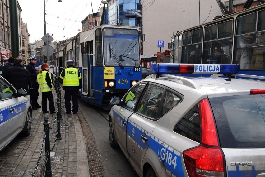 Kraków: Wypadek tramwaju na ul. Długiej [ZDJĘCIA]
