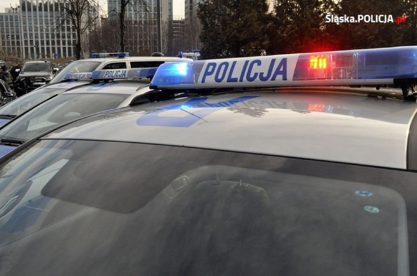 Śląska policja zaprezentowała nowe radiowozy: BMW 330i, Mitsubishi Pajero V80, Ford Ranger... [ZDJĘCIA I WIDEO]