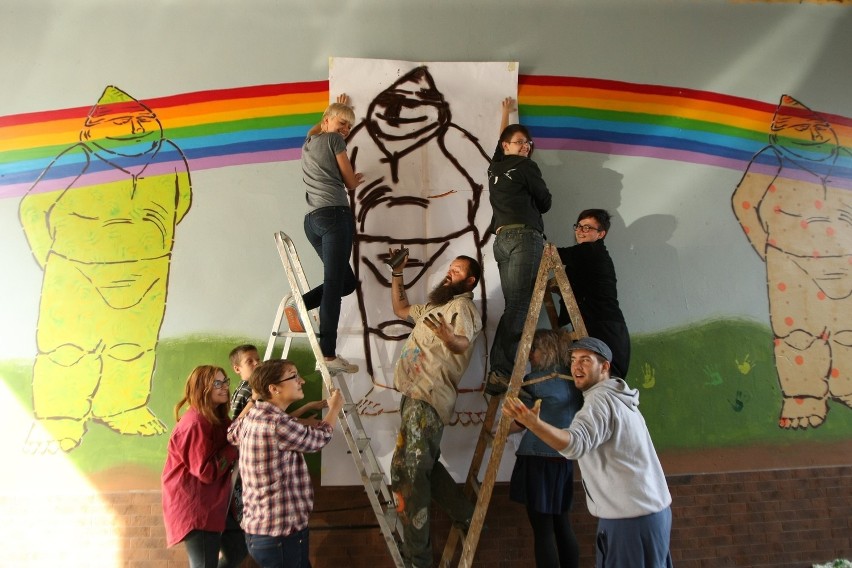 Nowy tęczowy mural. Powstał w ramach Festiwalu Równych Szans (ZDJĘCIA)