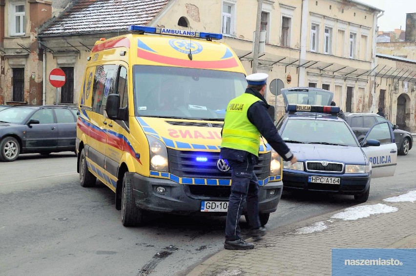 Wypadek na ul. Brzeskiej we Włocławku. 57-latka została potrącona na pasach