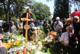 Katowice: Pogrzeb Bernarda Krawczyka w Panewnikach [ZDJĘCIA] Wybitnego aktora żegnali bliscy i przyjaciele ze sceny