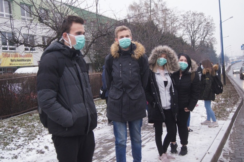 Antysmogowy happening uczniów ZSDiOŚ w Radomsku