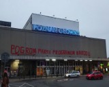 Napis "Pogrom partii programem narodu" pojawił się na dawnym budynku dworca PKP. Autor został już zatrzymany