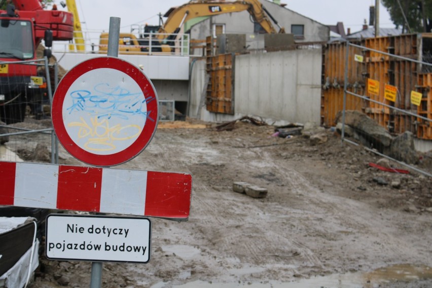 Remont wiaduktu nad ul. Batorego w Rzeszowie. PKP odda w lipcu inwestycję w ręce miasta [ZDJĘCIA]