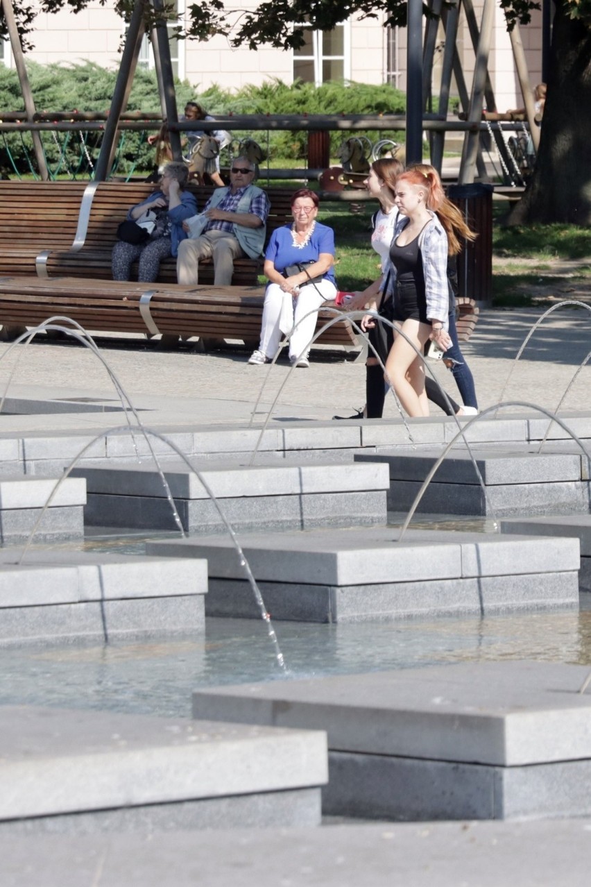 Odpoczynek w słońcu w centrum Lublina. Pogoda zdecydowanie dopisuje! Zobacz zdjęcia