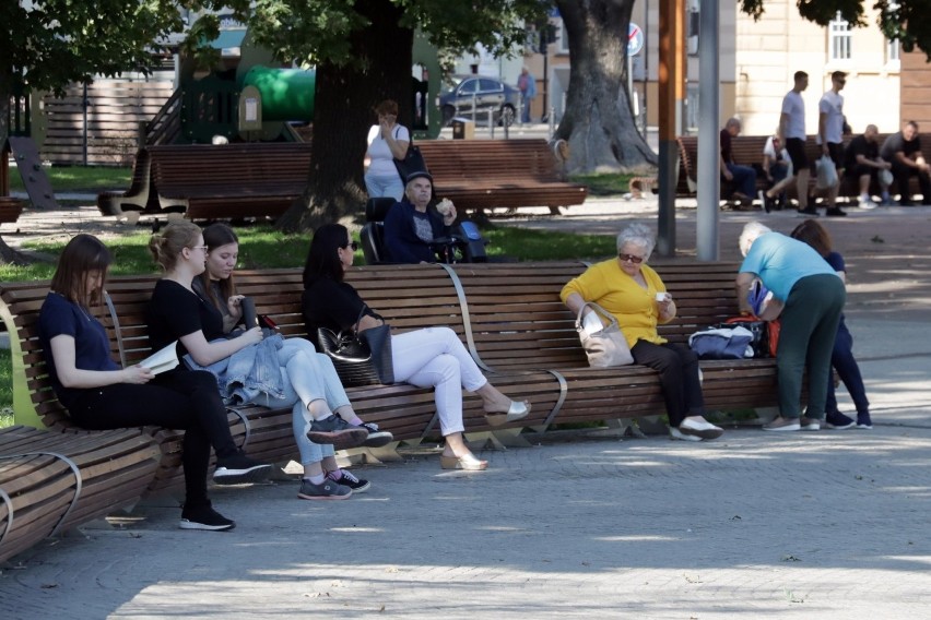 Odpoczynek w słońcu w centrum Lublina. Pogoda zdecydowanie dopisuje! Zobacz zdjęcia
