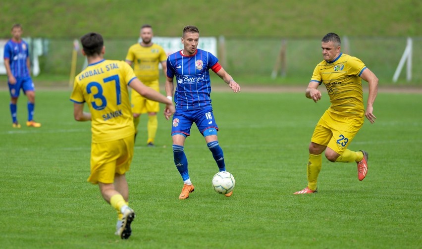 4 liga podkarpacka. Polonia Przemyśl pokonała u siebie Ekoball Stal Sanok 1:0 [KIBICE, ZDJĘCIA]