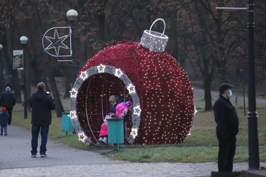 Park Śląski w świątecznych dekoracjach.

Zobacz kolejne...