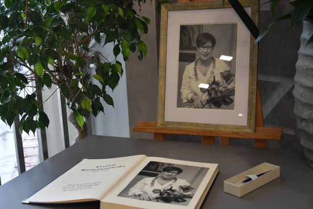 Księga Kondolencyjna, po śmierci Urszuli Rozmarynowskiej,wyłożona w UM w Sieradzu