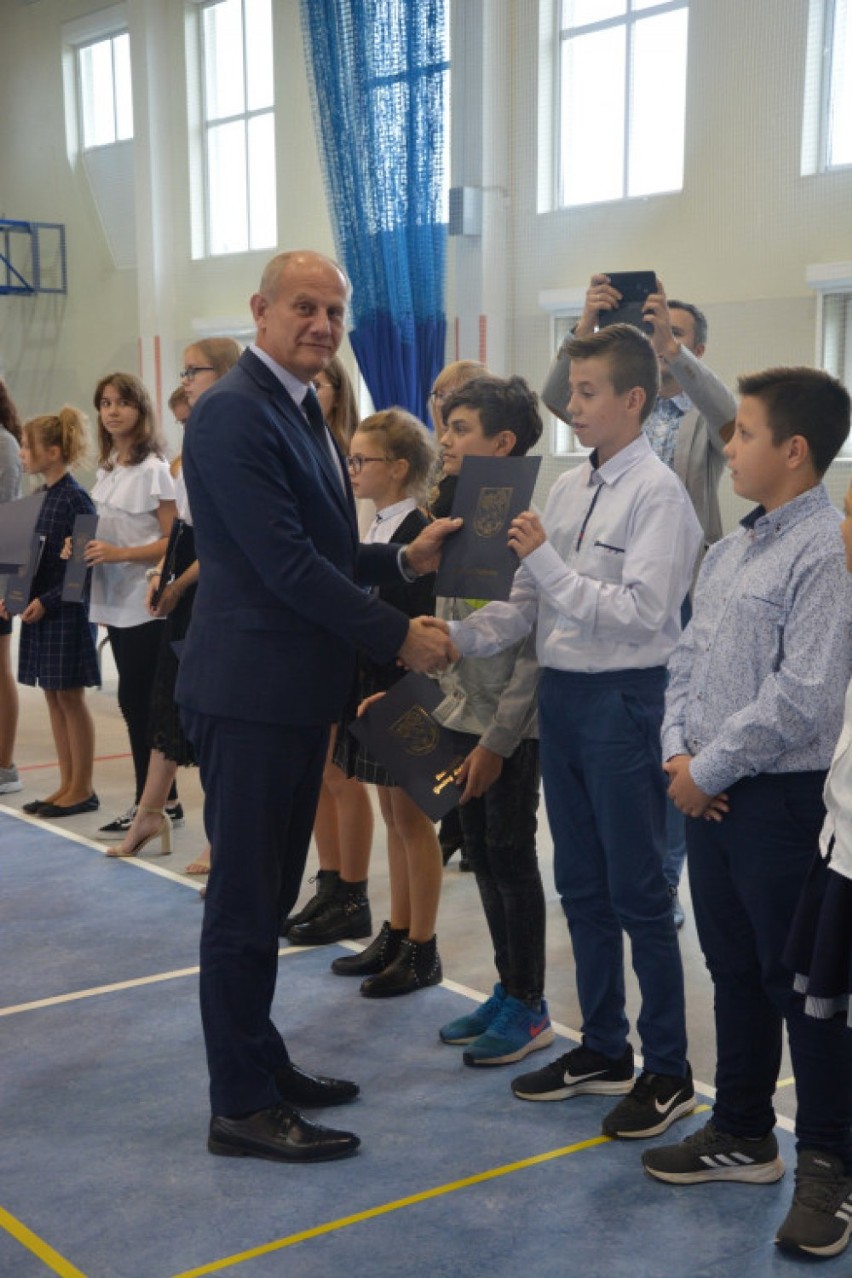 222 uczniów otrzymało Stypendia Rady Miejskiej i Burmistrza Gminy Żukowo