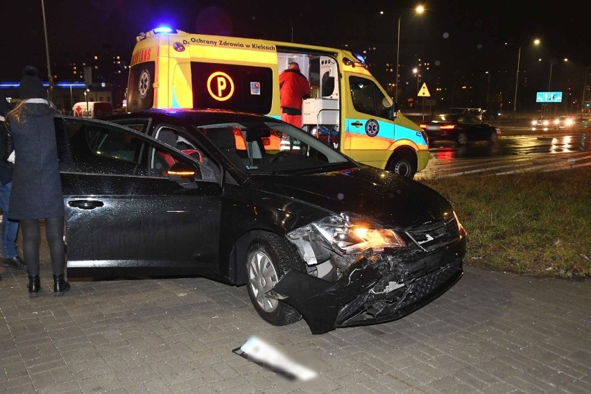 Wypadek trzech aut na skrzyżowaniu w Kielcach. Ranna dziewczynka [WIDEO, ZDJĘCIA]