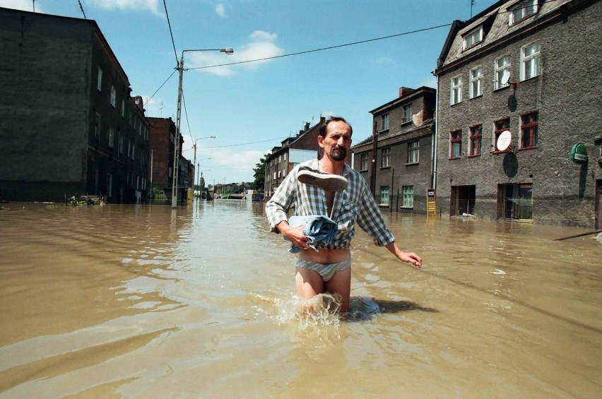 50 zdjęć z Powodzi Tysiąclecia. Reportaż Dziennika...