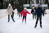 Otwarcie lodowiska w Piotrkowie już w piątek, 3 grudnia. Jakie będą atrakcje? Godziny otwarcia kas, cennik