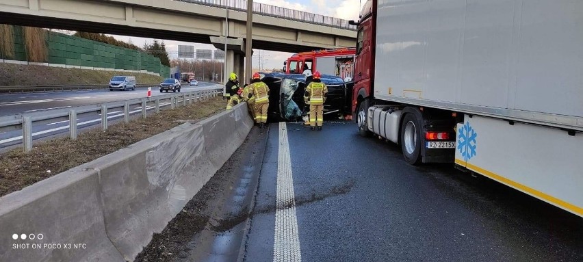 Wypadek na A4 w Krakowie. Ogromne korki na obwodnicy miasta [UTRUDNIENIA]