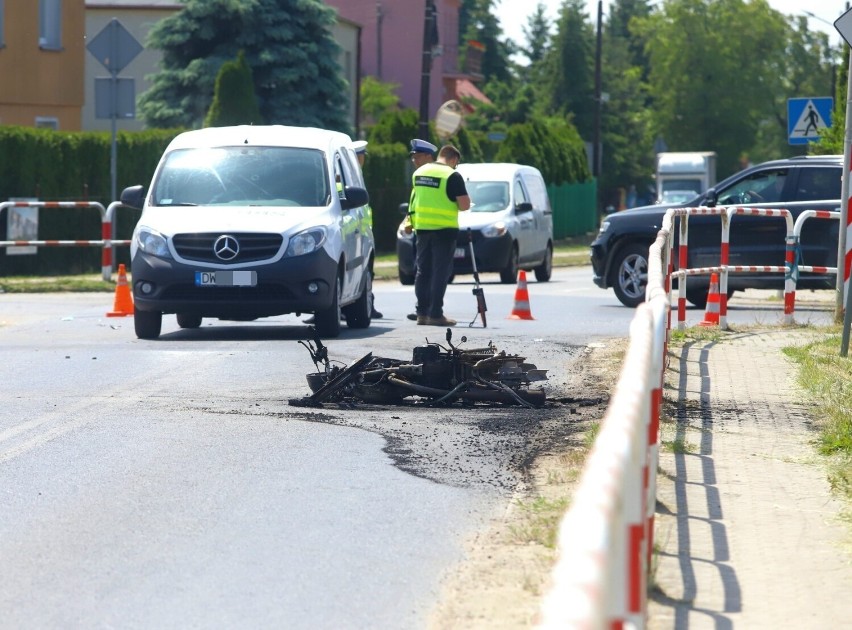 Tragiczny wypadek w Krzyżanowicach. Motocykl spłonął, nie...