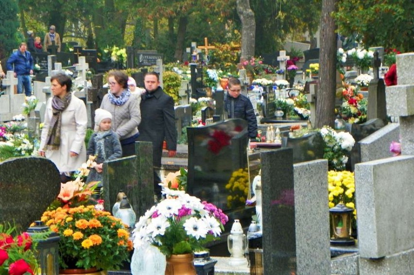 Wszystkich Świętych: cmentarz w Wyrzysku