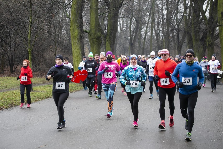 Bieg dla Par 2020 Warszawa. Zdjęcia z walentynkowej imprezy w parku Skaryszewskim [FOTORELACJA]