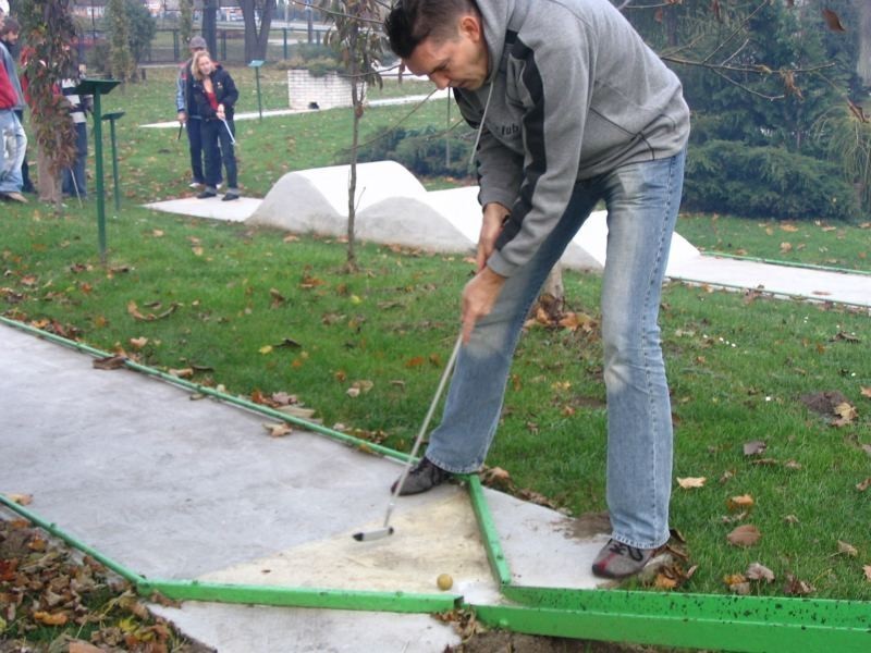 Minigolf: W sobotę indywidualnie, w niedzielę w duetach