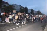 Gdynia: Protest przeciwników zaostrzenia ustawy antyaborcyjnej w centrum miasta. 27.10.2020. Zablokowane ulice, zakłócenia w komunikacji