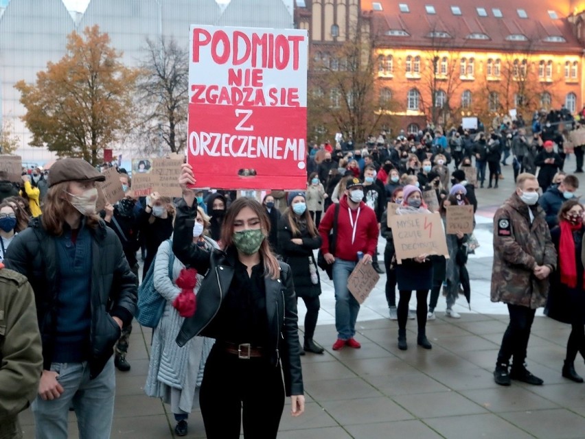 Znów protest na ulicach Szczecina. "Mamy prawo decydować o sobie"