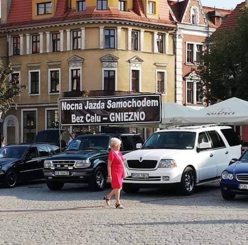 Gniezno. Klasyczne i wyjątkowe samochody zakończą sezon. Już w sobotę na Rynku!