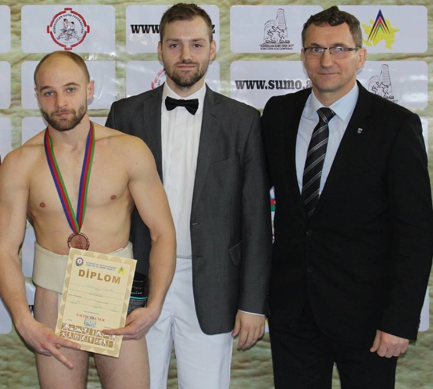 Trzy brązowe medale naszych sumoków na Międzynarodowym Turnieju Sumo w Azerbejdżanie [ZDJĘCIA]