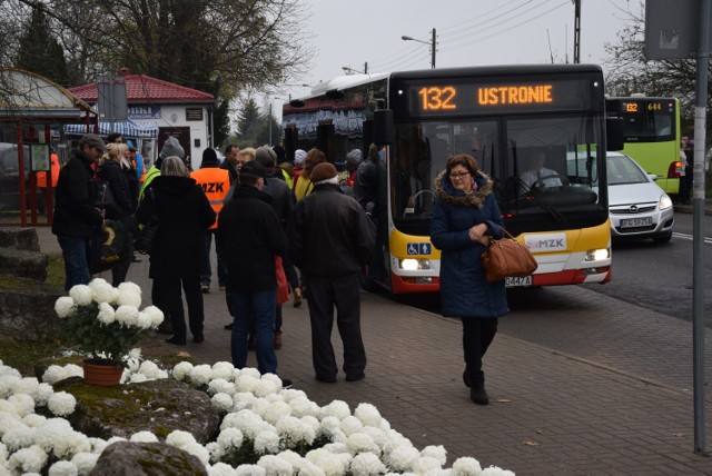 1 listopada - tak jak w latach poprzednich - przejazd autobusami na cmentarz będzie darmowy.