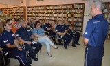 Policjanci rozmawiali z seniorami z Pelplina o bezpieczeństwie [ZDJĘCIA]
