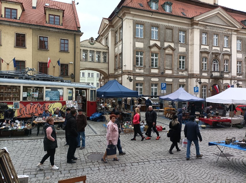 Ostatni dzień 49. Jeleniogórskiego Jarmarku Staroci i Osobliwości