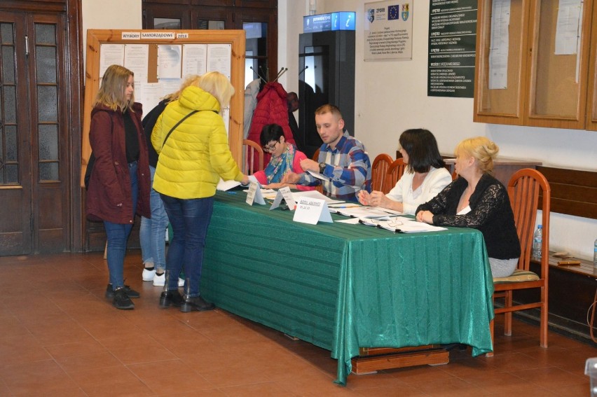 Wybory samorządowe 2018. W Lęborku i w Łebie głosujemy w II turze