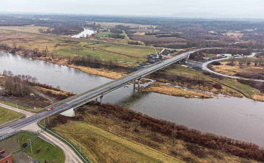 Most nad Wisłą w ciągu drogi wojewódzkiej 781 ma duże...