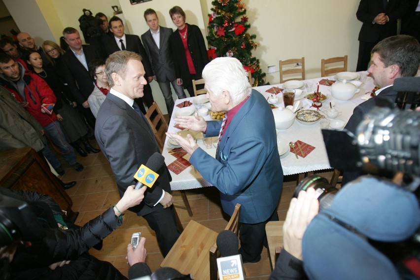 Do trzech razy sztuka: Donald Tusk w końcu zjadł obiad z panem Czesławem [ZDJĘCIA]
