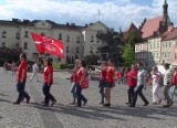 Studniówka w sierpniu? Szlachetna Paczka w Bydgoszczy tańczy poloneza