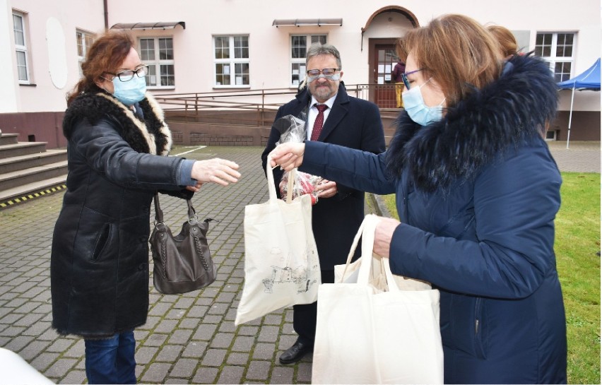 Stowarzyszenie "Jesteśmy Razem" otrzymalo nowe auto do przewozu osób niepełnosprawnych