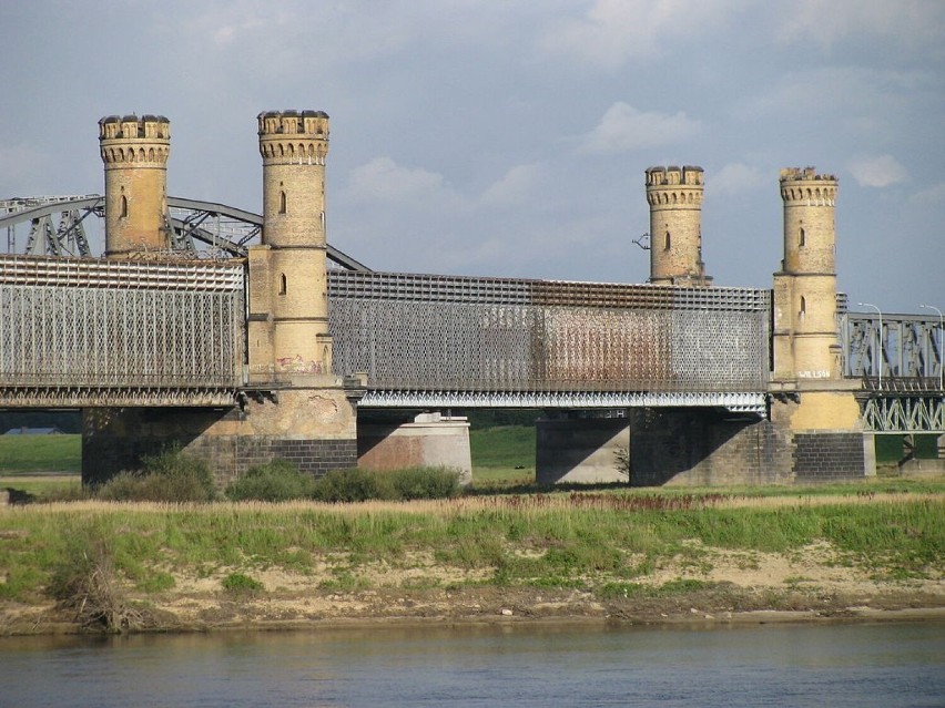 Historia tczewskiego mostu sięga 1851 roku, na skutek...