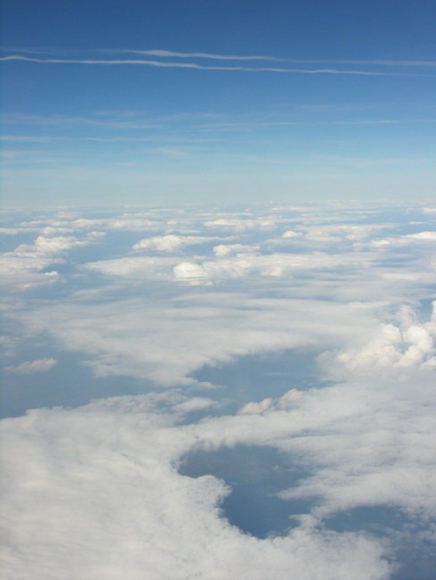 Nad Polską gęste chmury przysłaniają widok na naszą...
