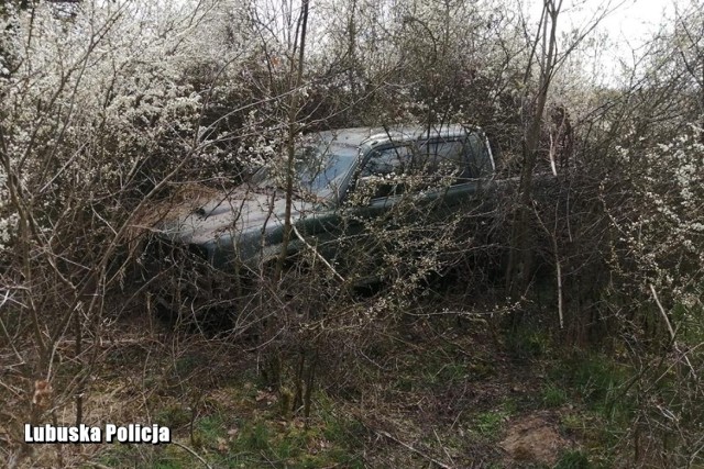 Policjanci z Krosna Odrzańskiego odzyskali skradziony samochód. Za kradzież odpowiedzą aż cztery osoby.