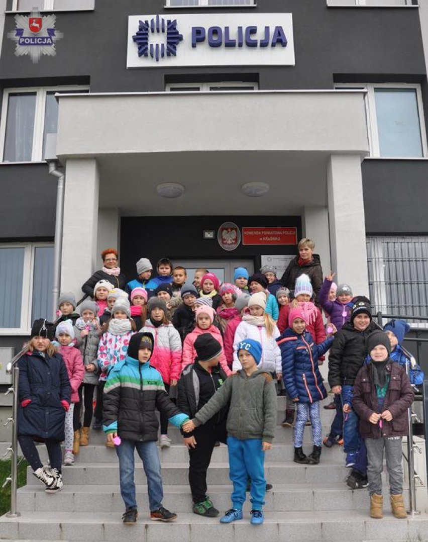 KPP w Kraśniku: Dzieci z SP nr 2 odwiedziły policjantów (ZDJĘCIA)