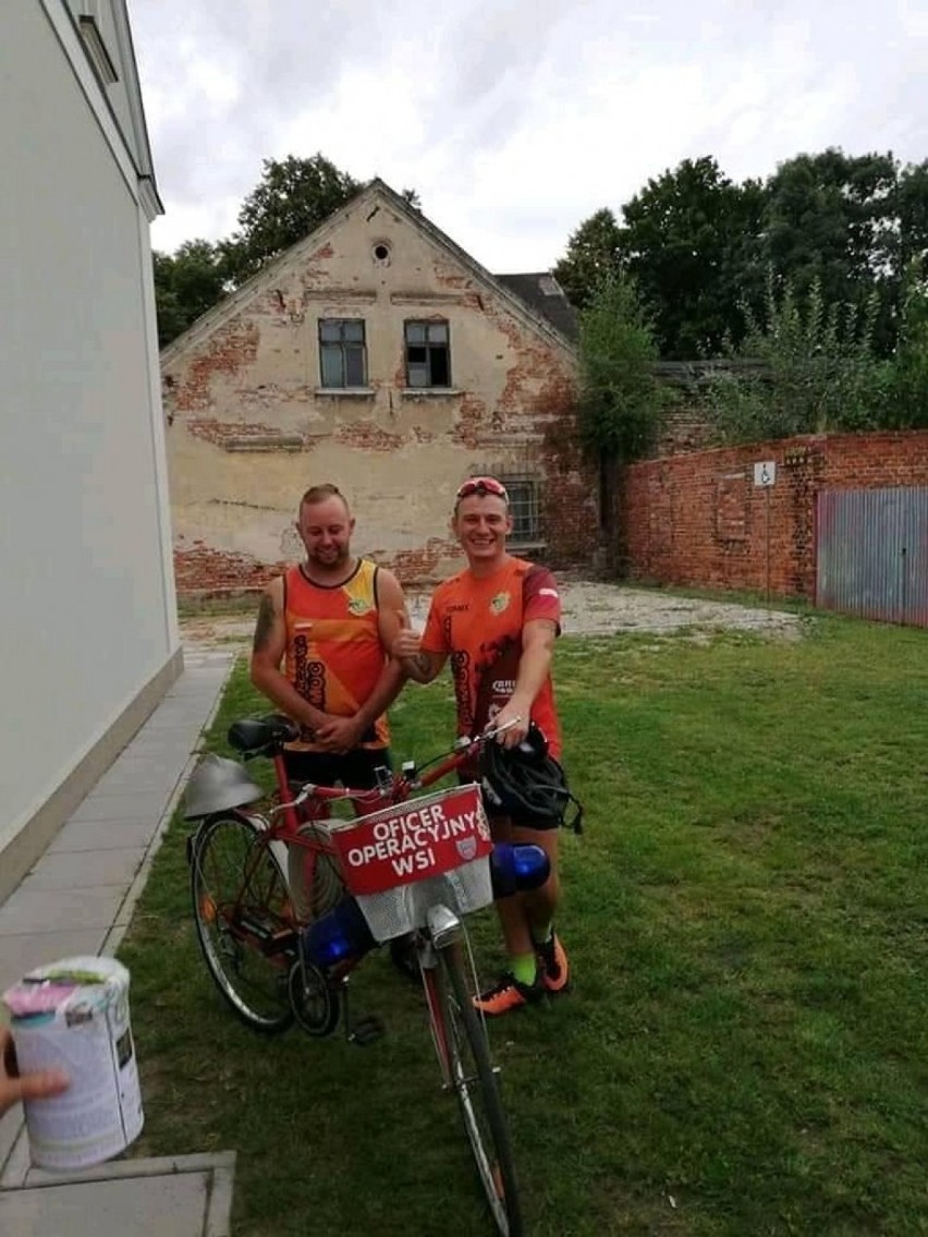 Dwaj strażacy przejadą na rowerach 700 km w dwa dni, żeby...